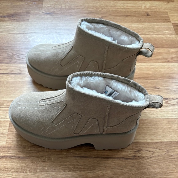 UGG Women’s Ultra Mini New Height Sunwave Suede Ankle Boot - Picture 1 of 12